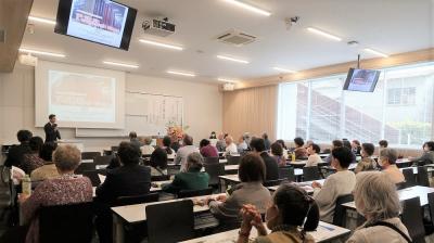 附属図書館講演会開催の様子01