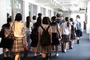 文化学部キャンパスツアーの様子