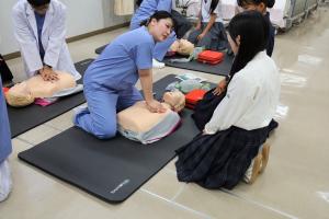 看護学部看護体験の様子