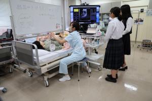 看護学部看護体験の様子