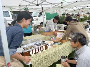 ツノチャマルシェの様子