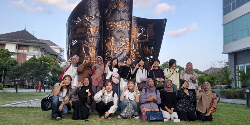 ガジャマダ大学短期派遣研修1