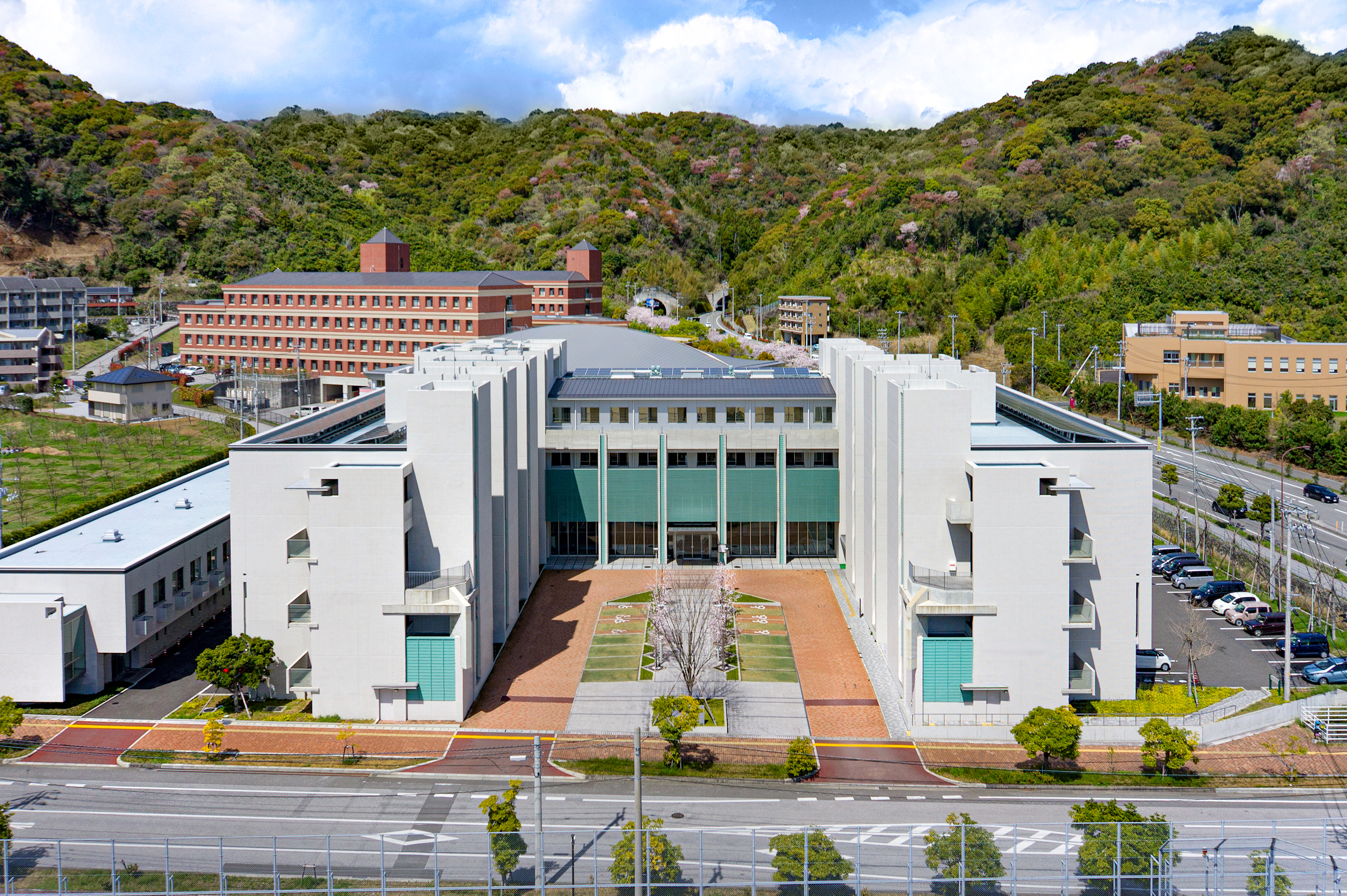 池キャンパス外観