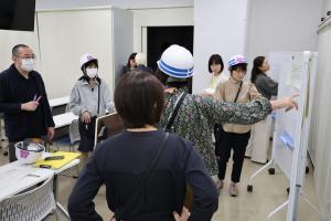 避難スペース検討の様子