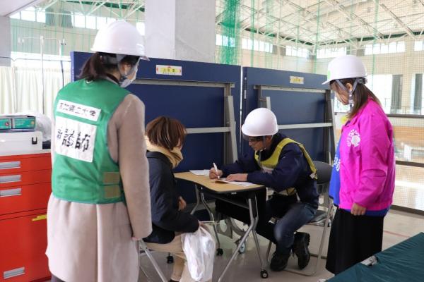 高知県立大学の医師による診察